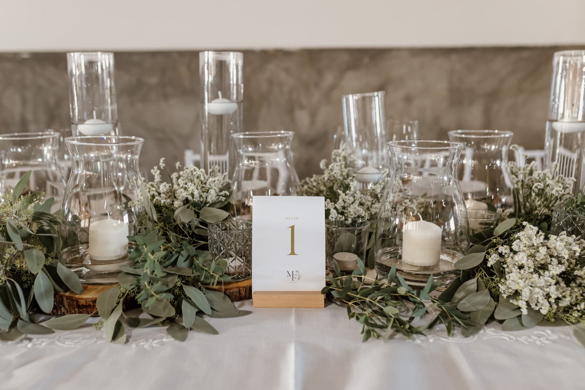 Example of Líquen Events decoration — Classic Car Hire for Weddings 1